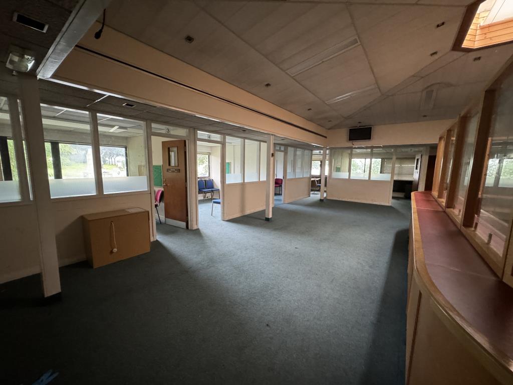 Lot: 103 - FORMER REGISTER OFFICE ON A PROMINENT PLOT WITH REDEVELOPMENT POTENTIAL - First floor office space
